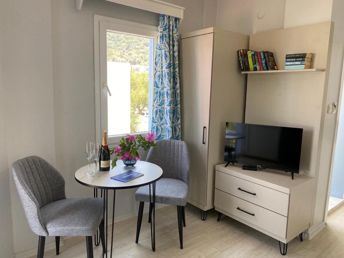 Merve Apartments, Your Home From Home In Central Bodrum, Street Cats Frequent The Property, Not All Apartments Have Balconies , Ground Floor Have Terrace With Table And Chairs Exterior foto