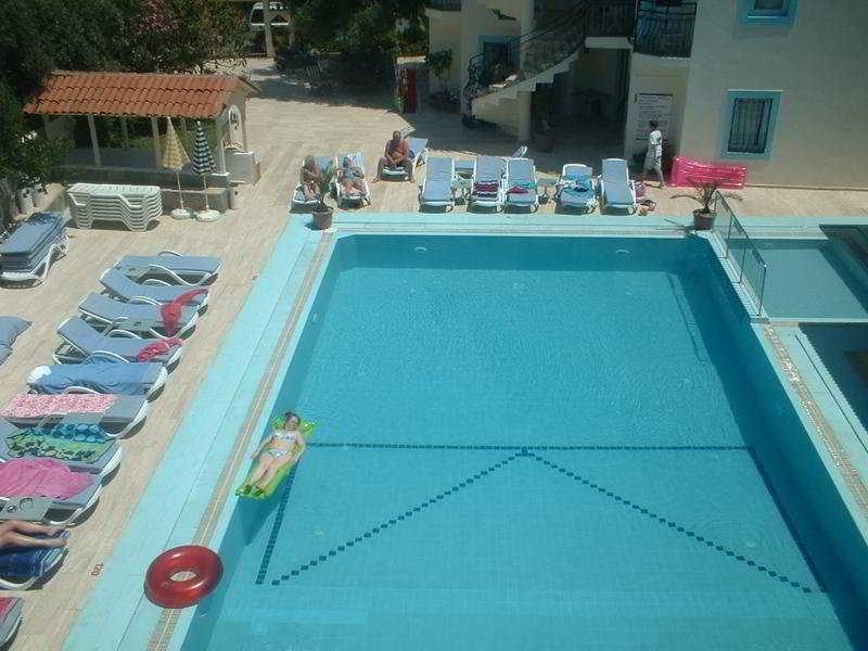 Merve Apartments, Your Home From Home In Central Bodrum, Street Cats Frequent The Property, Not All Apartments Have Balconies , Ground Floor Have Terrace With Table And Chairs Exterior foto