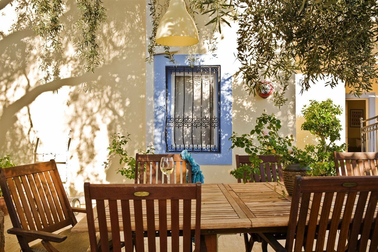 Merve Apartments, Your Home From Home In Central Bodrum, Street Cats Frequent The Property, Not All Apartments Have Balconies , Ground Floor Have Terrace With Table And Chairs Exterior foto