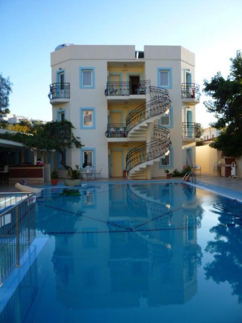 Merve Apartments, Your Home From Home In Central Bodrum, Street Cats Frequent The Property, Not All Apartments Have Balconies , Ground Floor Have Terrace With Table And Chairs Exterior foto